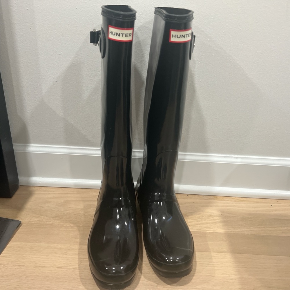 Black gloss hunter boots